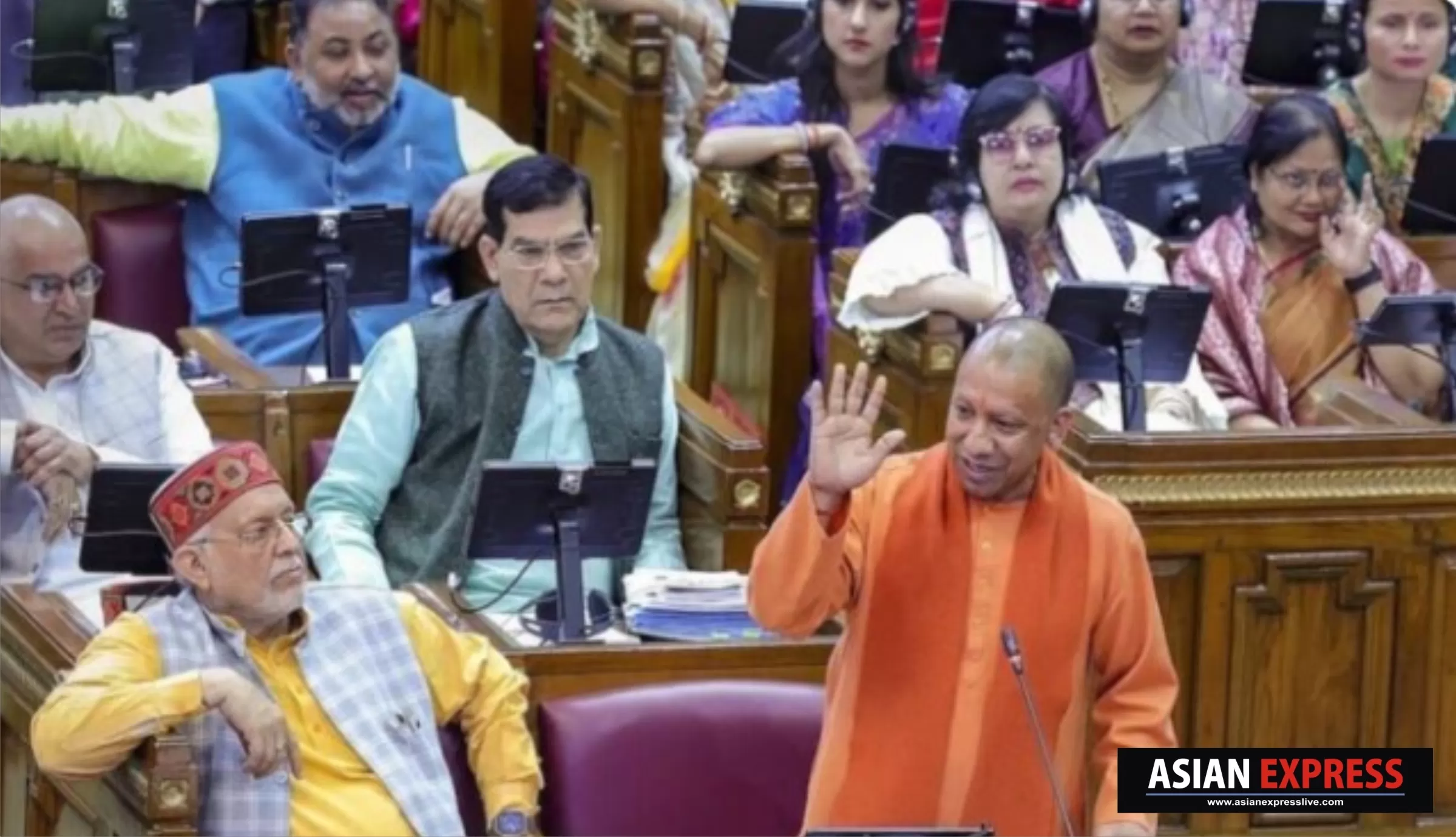 एमएलए और एमएलसी के वेतन-भत्तों के लिए योगी सरकार ने खोला ख़जाने का मुँह 